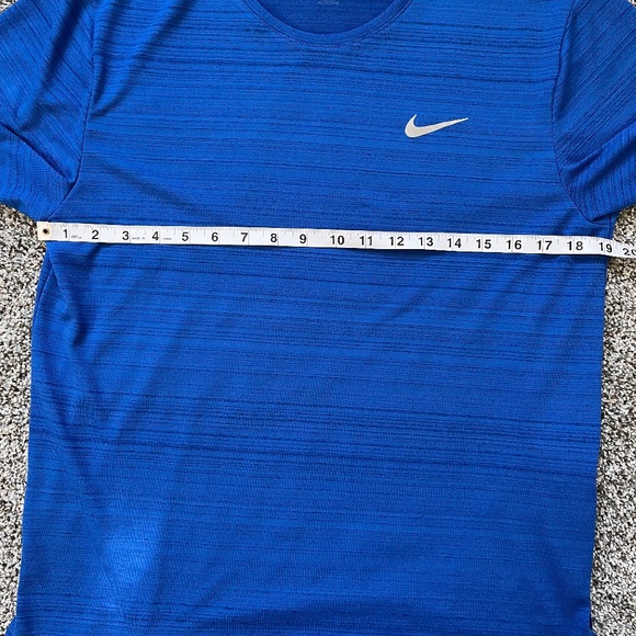Nike Dri-Fit Running T-shirt. Men's size Medium. - Picture 4 of 13